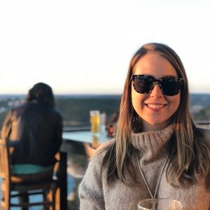 Meet your Posher, Noelle